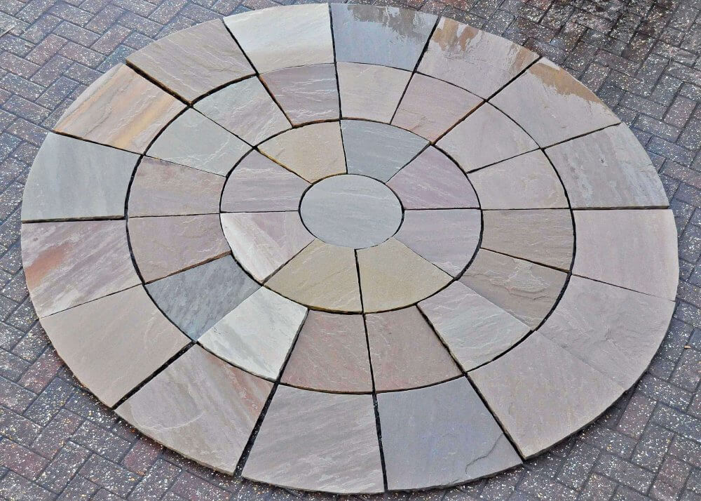 Raj Green Circle 3.6m with Squaring Off Paving Stone Kit 22mm Indian