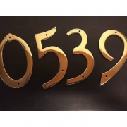 Golden Grace 4″ Numerals Italic Screw in Brass No. 8 – My Door Handles