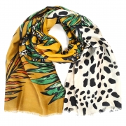 Saskatoon – Jungle Scarf Gold – Stylish & Luxurious – Unisex – The Scarf Giraffe