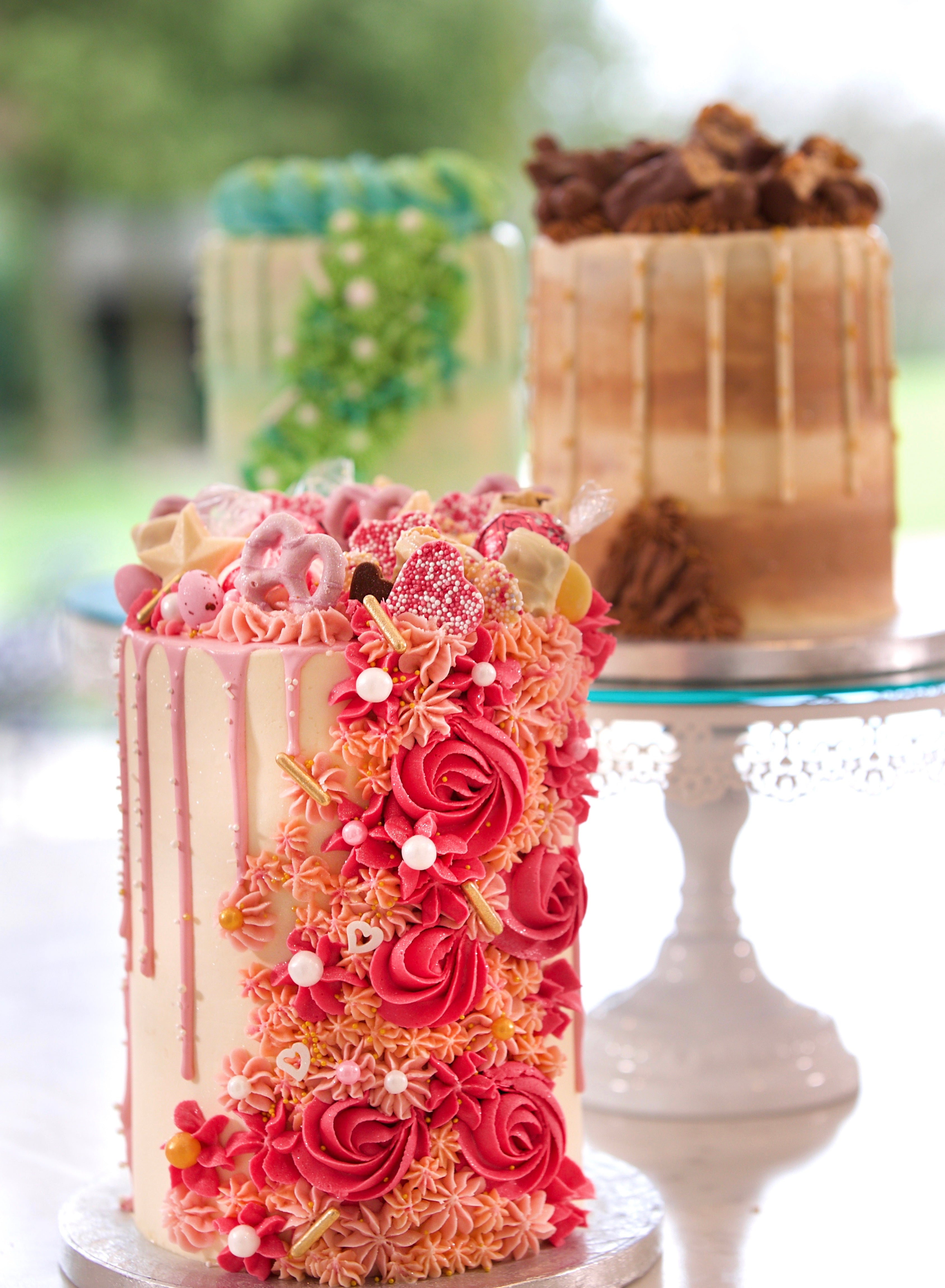 Build Your Own Cake, 8” base (serves 28-32) (+£40) / No / Faux Flowers (+£8) – Amy’s Bakehouse