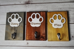 Wooden Paw print Dog Leash Hanger – Beach hut blue – Forth Craft & Designs