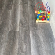 New York Oak – Standard Plank Laminate – 12mm – Water & Scratch Resistant – Wood Floor Store