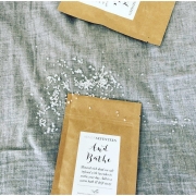 AND BATHE / LAVENDER BATH SALTS SACHET