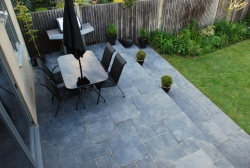 Kota Black Limestone 600x295mm Paving Stone Pack 22mm Calibrated Sawn Edge 17.5m² – £16.23 Per M² – Infinite Paving