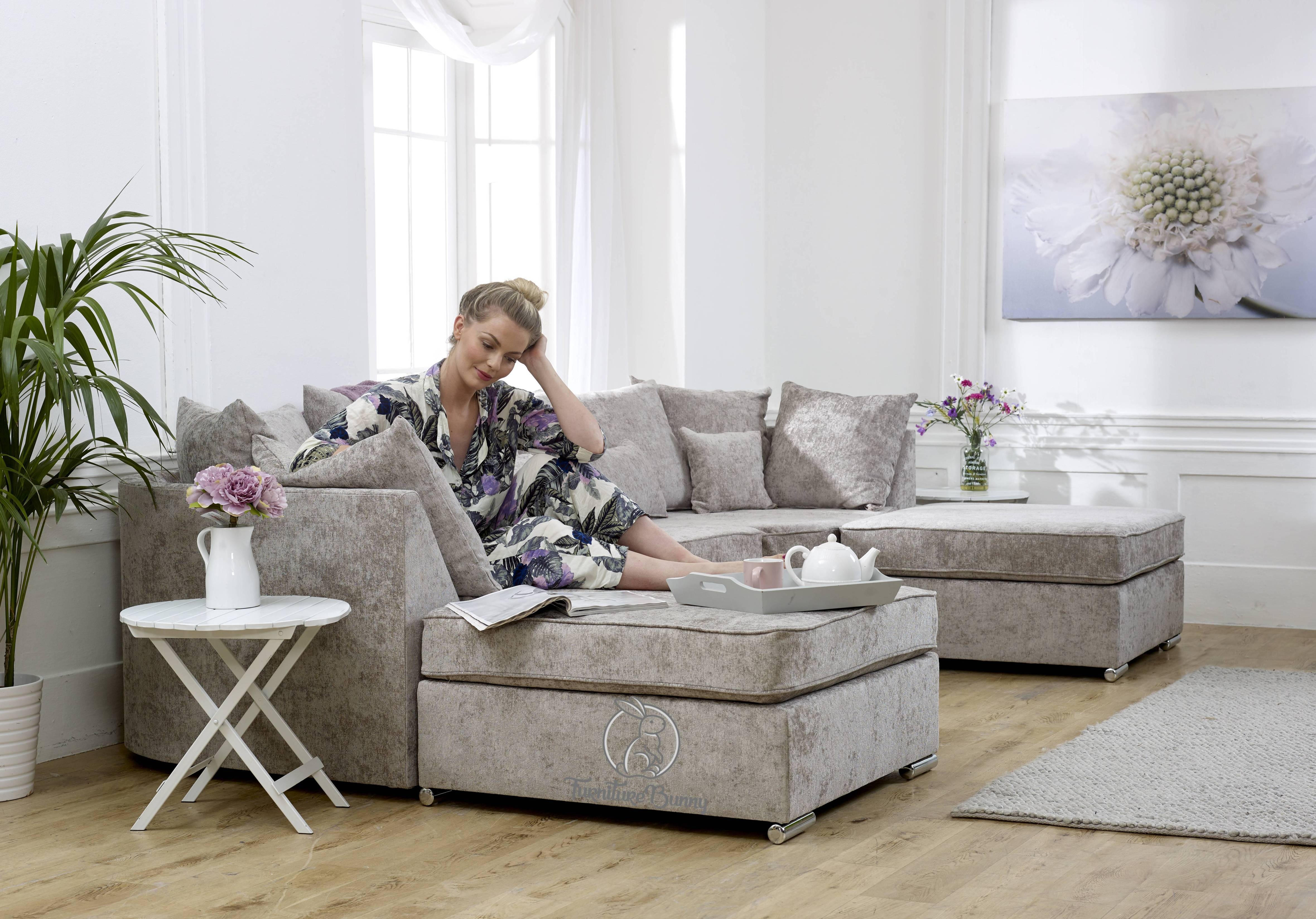 Elizabeth Sofa (D#T015QX7) – Furniture Bunny