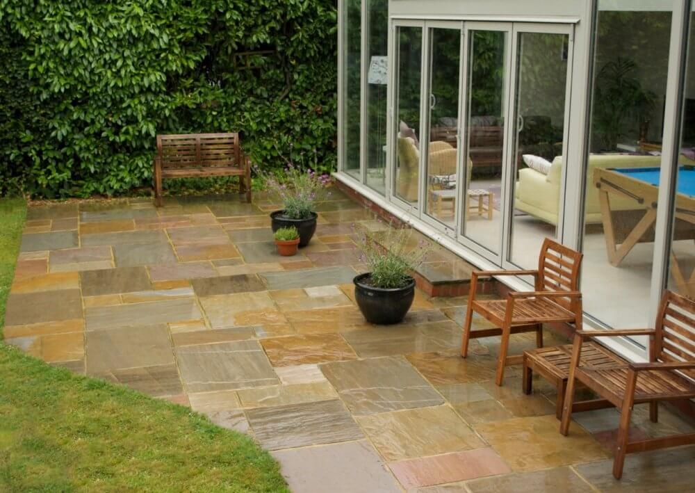 Raj Green Mixed Size Patio Pack 25-35mm 14.5m² – Infinite Paving